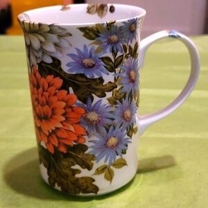 𝅺FINE bone china coffee cup. Flowers. Beautiful cup
